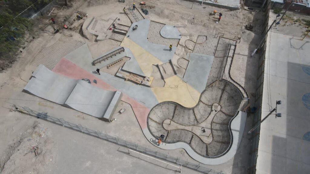 ¿Qué hace más fácil o que la dificulta en una construcción de skateparks?